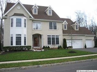 32 Cornwallis Ct, Manalapan, NJ 07726