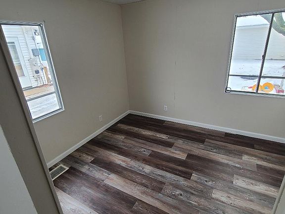 5th image of 1323 E 12th St