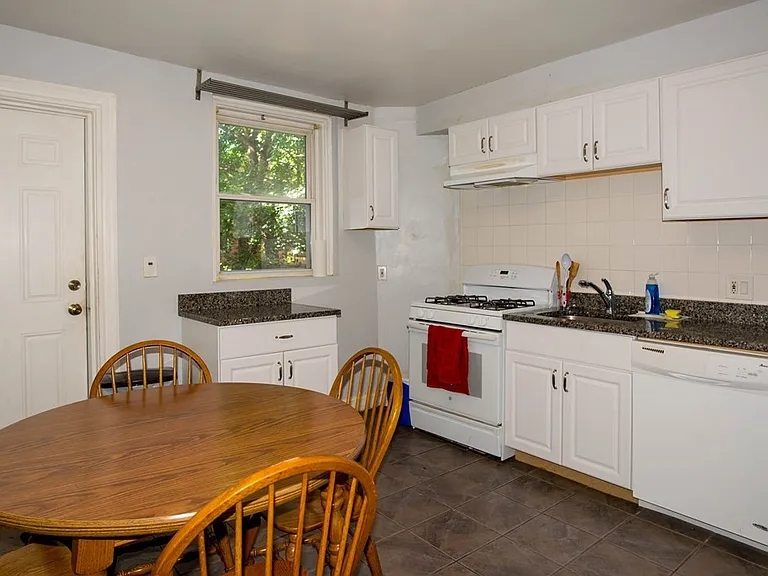 68 Hammond St — Photo 13