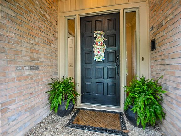 3rd image of 1607 Carters Grove Ln