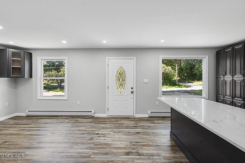 3rd image of 44 Onderdonk Road