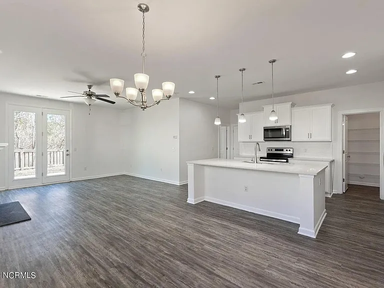 942 Keekle Ln SE — Photo 8