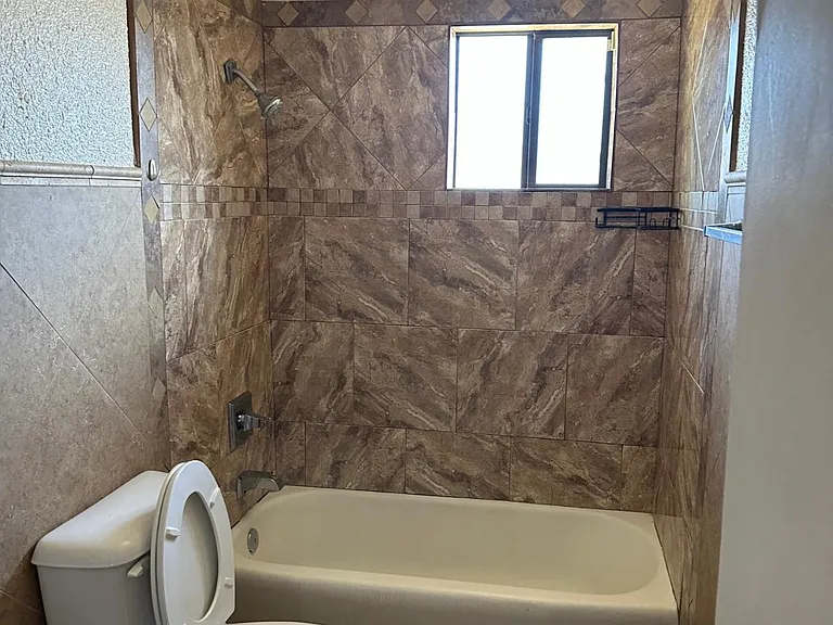 6013 W Laurie Ln — Photo 9