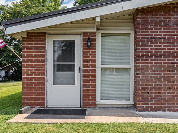 5th image of 7 Concord Dr