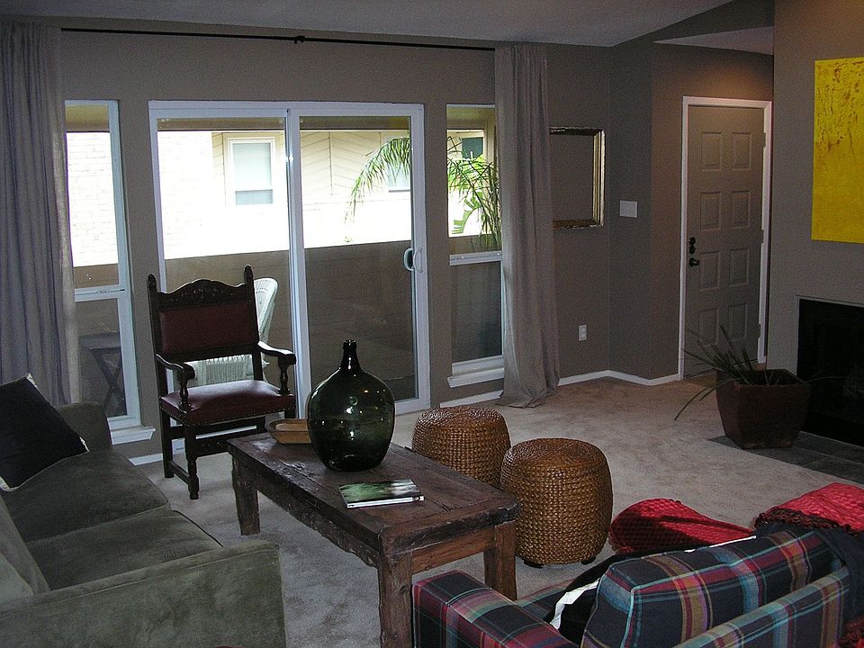 1st image of 1915 Augusta Dr APT 31
