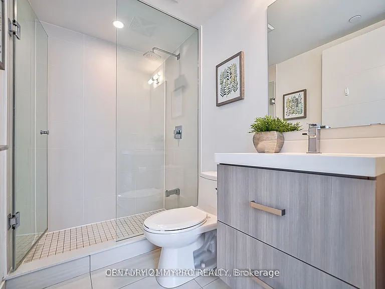 50 Wellesley St E #4002 — Photo 16