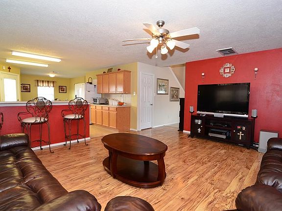 4th image of 2134 Pickwick Pines Dr