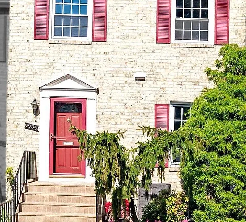 2105 Bucknell Ter