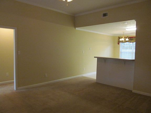 3rd image of 1135 Carriage Dr