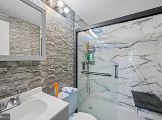 12 Roxburn Pl, Willingboro, NJ 08046