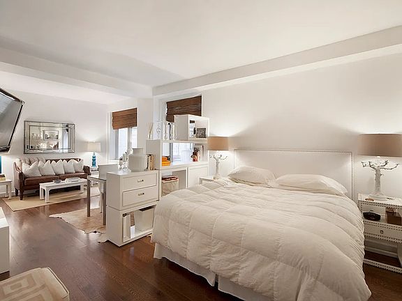5th image of 100 W 58th St APT 7A