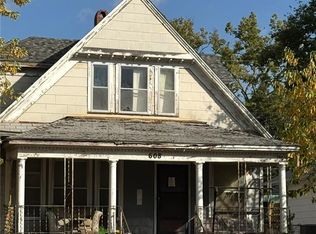 608 E Main St, Independence, KS 67301