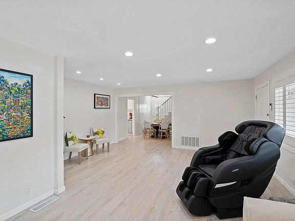 4th image of 1140 22nd St