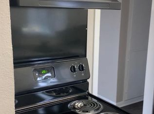 222 S Hampton Rd, Desoto, TX 75115