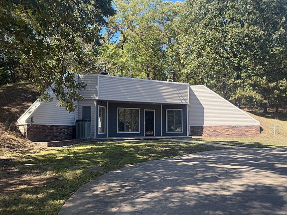 3rd image of 6042 NE 118th Rd