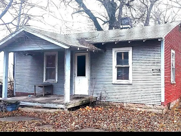 2280 E Hickory St, Decatur, IL 62526