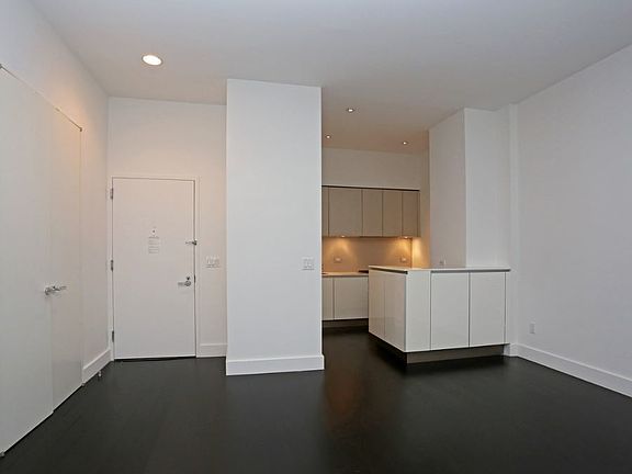 2nd image of 25 Broad St APT 8R
