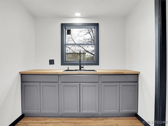 5th image of 421 H St NW