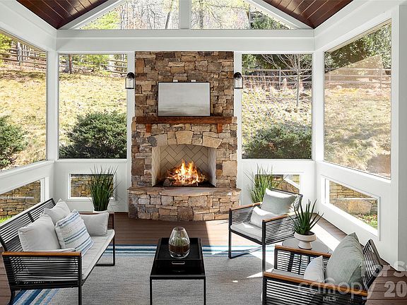 3rd image of 16 La Rue Ct