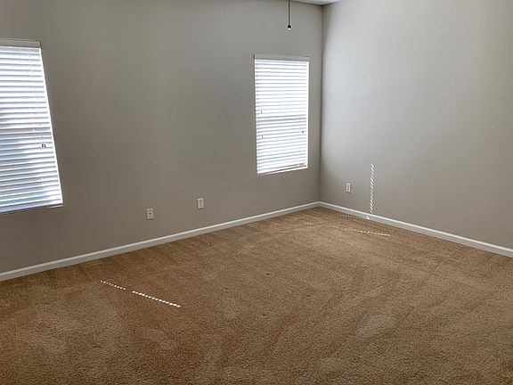 5th image of 854 Mosswood Chase St