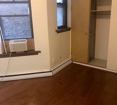 4th image of 922 S Miller St