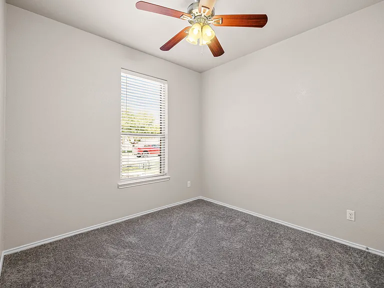 1214 Lonesome Oak Dr — Photo 21