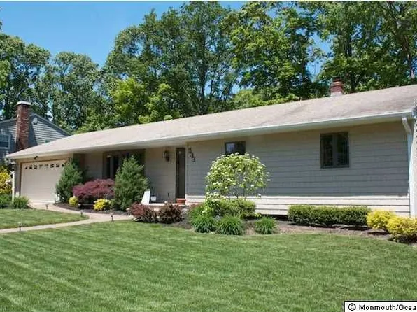 533 Lemon Ct, Oakhurst, NJ 07755