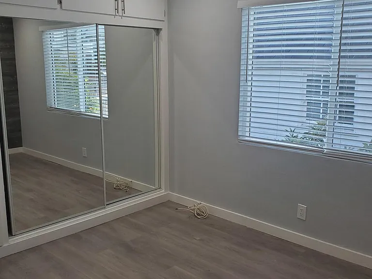 8616 Holloway Dr #19 — Photo 7