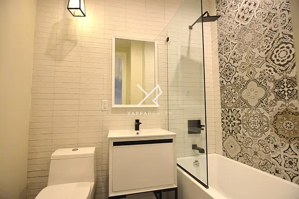 Rented by Yaffa Realty LLC | media 44