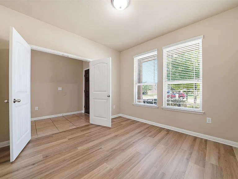 613 Longhorn Cavern Rd — Photo 6