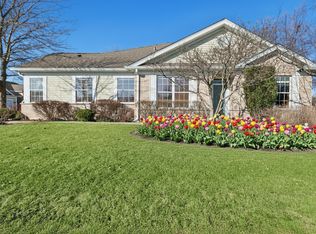 2382 Carillon Dr, Grayslake, IL