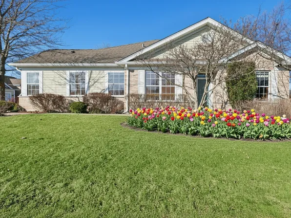 2382 Carillon Dr, Grayslake, IL 60030