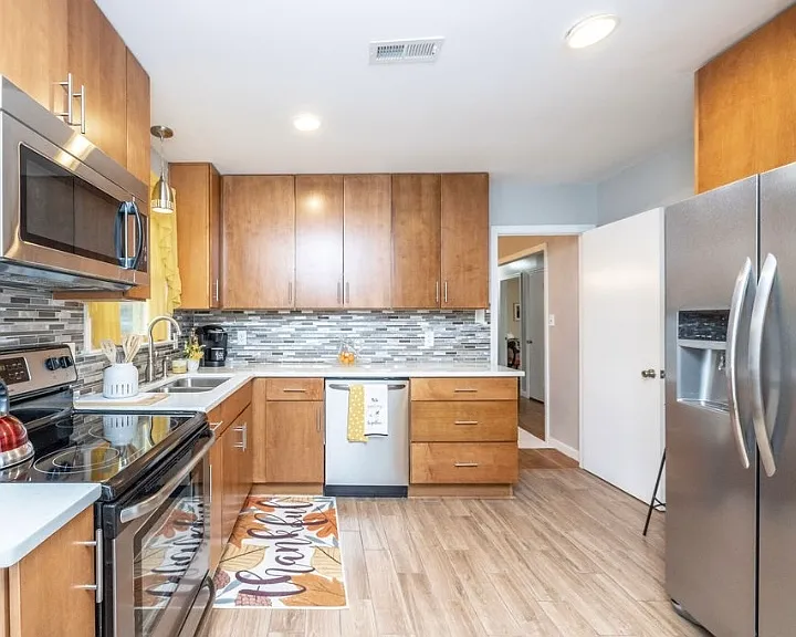 New updated kitchen with most of your essentials