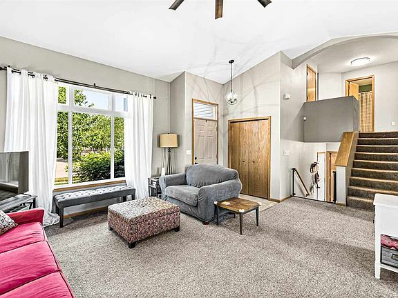 5th image of 342 Fox Run Dr