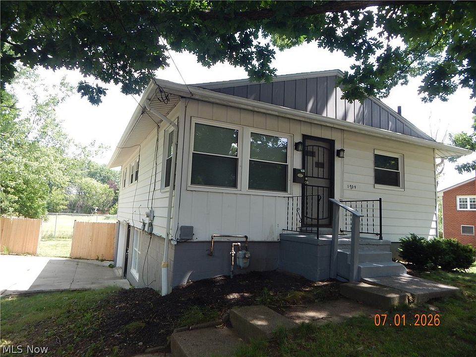 1st image of 1709 42nd St NW