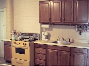 3rd image of 208 S William St