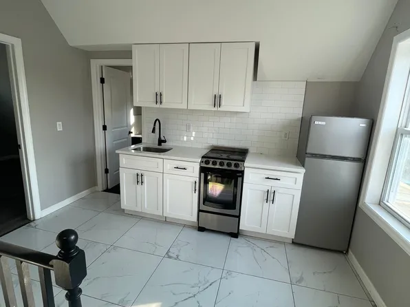 528 Norwood St #3, East Orange, NJ 07018