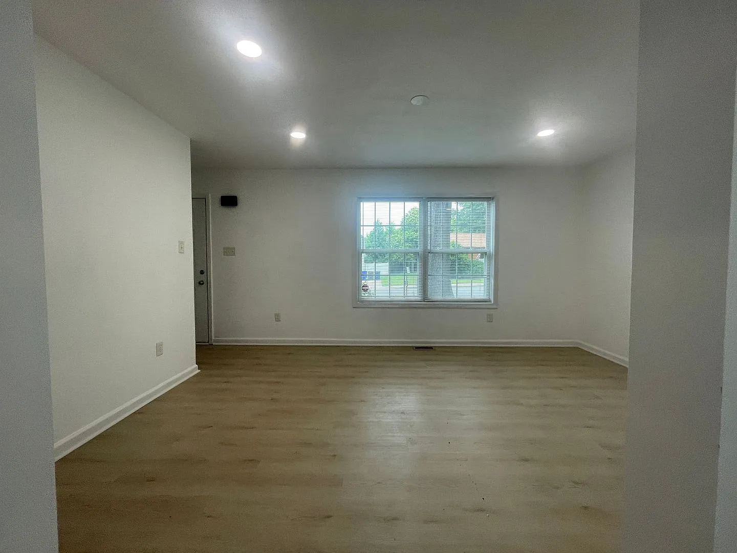 Newly Remodeled 3BR/1.5BA Duplex in Huntersville — Photo 4