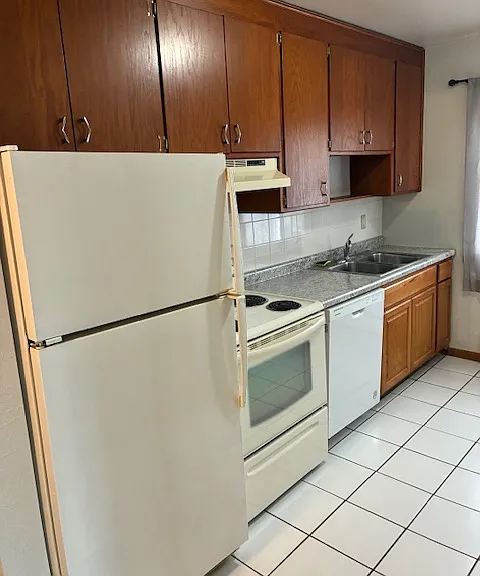 2900 Highcrest Rd N #5 — Photo 4