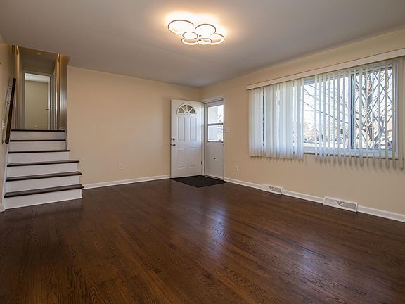 5th image of 4371 Amalia Pl