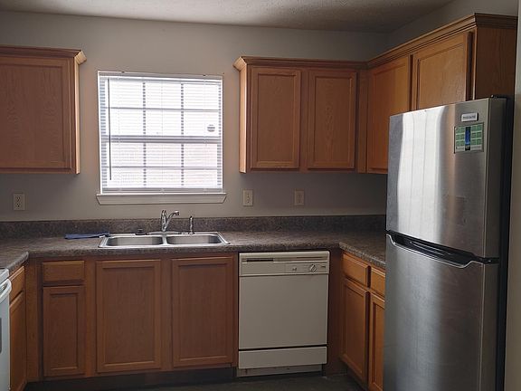 5th image of 2125 Rosemary Dr #X