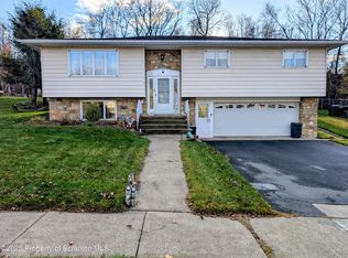 618 Shirley Ln, Dunmore, PA 18512