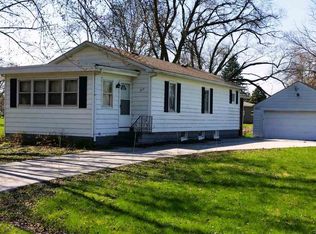 123 3rd Ave, Hampton, IL 61256