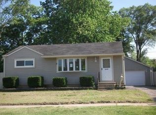 2341 Sequoit Rd, Waukegan, IL 60087