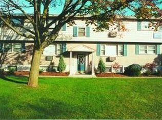 5000 Oak Crest Courtyard, Syracuse, NY 13219