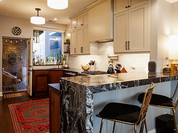 4th image of 5047 N Sheridan Rd APT 2S