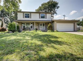 18467 Middlesex Ave, Lathrup Village, MI 48076