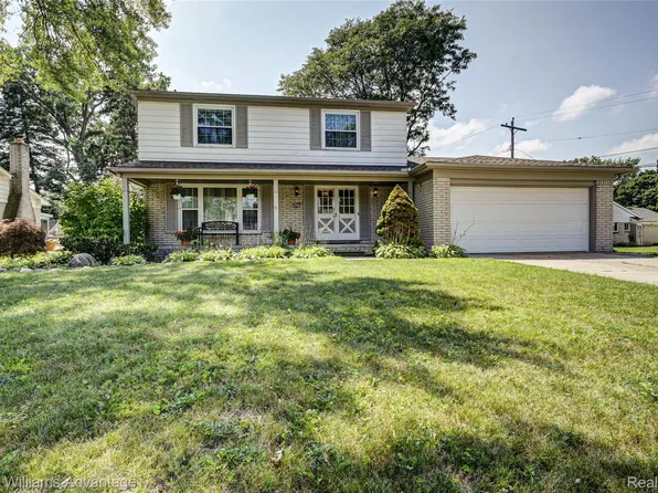 18467 Middlesex Ave, Lathrup Village, MI 48076