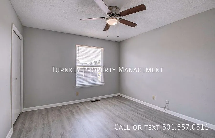 1901 Sanford Dr Unit 1 — Photo 3