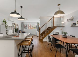 7588 Avenue De Chateaubriand, Montreal, QC H2R 2M1